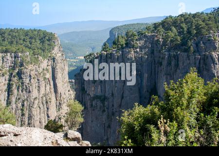 Canyon Köprülü, canyon, 400m di profondità, con fiume Köprüçay, sui monti Taurus, Provincia di Antalya, Turchia Foto Stock