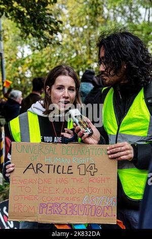 No a Hassockfield è una campagna istituita all'inizio del 2021 per lottare per la chiusura del nuovo Centro di rimozione dell'immigrazione (IRC) per le donne nella contea di Durham. Originariamente conosciuto come Hassockfield, ora è stato rinominato Derwentside. Sostituisce Yarl’s Wood come principale IRC per le donne nel Regno Unito. Il sabato 3rd di ogni mese alle ore 12pm si svolge una manifestazione sul sito per mostrare solidarietà alle donne detenute facendo rumore, suonando musica, urlando canti e condividendo discorsi. Regno Unito. Foto Stock