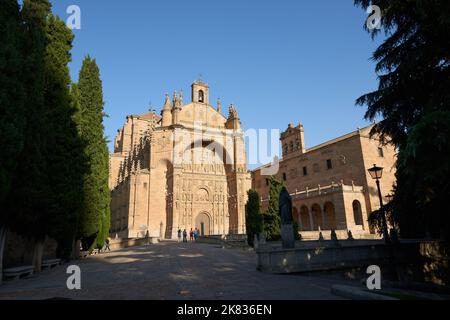 Monastero domenicano, il Convento de San Esteban (Santo Stefano) fu costruito nel 1524 su iniziativa del Cardinale Juan Alvarez de Toledo, Salamanca C. Foto Stock