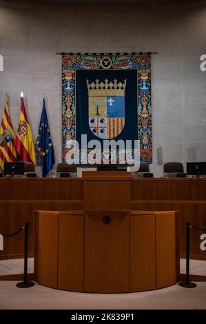 Cortes (parlamento regionale) della comunità autonoma di Aragona. Il Palazzo Aljaferia è un palazzo medievale fortificato costruito durante la seconda metà Foto Stock