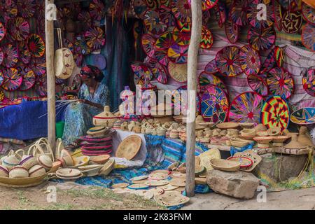 AXUM, ETIOPIA - 19 MARZO 2019: Cesti tessuti in vendita ad Axum, Etiopia Foto Stock