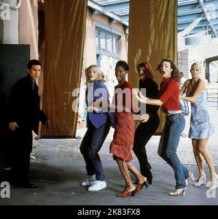 Freddie Prinze Jr, Monica Potter, Tomiko Fraser, Ivana Milicevic, Shalom Harlow & Sarah o'Hare Film: Head Over Heels (USA 2001) personaggi: ,Amanda,Holly,Roxana,Jade & regista: Mark Waters 02 febbraio 2001 **AVVERTENZA** questa fotografia è solo per uso editoriale ed è copyright di UNIVERSAL e/o del fotografo assegnato dalla Film o dalla Production Company e può essere riprodotta solo da pubblicazioni in concomitanza con la promozione del film di cui sopra. È richiesto un credito obbligatorio a UNIVERSAL. Il fotografo deve essere accreditato anche quando è noto. Non può essere concesso alcun uso commerciale senza Foto Stock