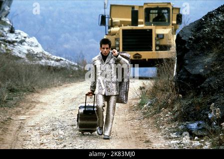 Ben Stiller Film: Zoolander (USA/DE 2001) personaggi: Derek Zoolander regista: Ben Stiller 28 Settembre 2001 **ATTENZIONE** questa foto è solo per uso editoriale ed è il copyright di PARAMOUNT e/o del fotografo assegnato dalla Film o dalla Società di produzione e può essere riprodotto solo da pubblicazioni in concomitanza con la promozione del suddetto Film. È necessario un credito obbligatorio per PARAMOUNT. Il fotografo deve essere accreditato anche quando è noto. Nessun uso commerciale può essere concesso senza l'autorizzazione scritta della Film Company. Foto Stock