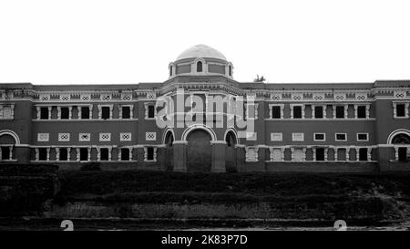 Il Centennial College Building, Lucknow City, India. Questo edificio fu costruito nel 1800 durante il dominio coloniale britannico in India. Foto Stock