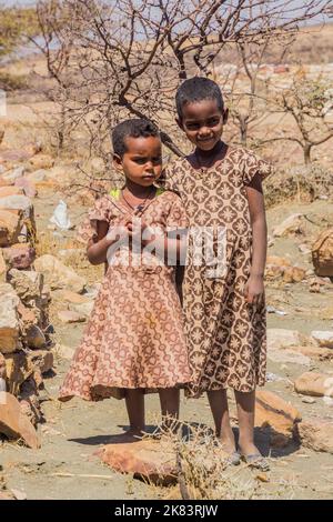 TIGRAY, ETIOPIA - 22 MARZO 2019: Bambini locali nella regione di Tigray, Etiopia Foto Stock