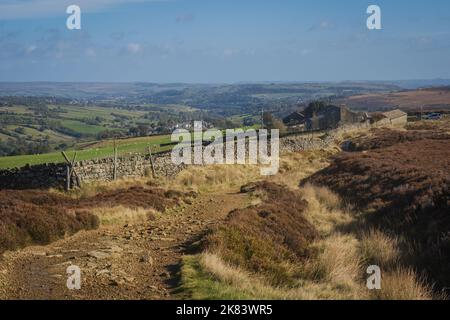 Sentiero per le cascate del Bronte e le alture di Wutherung Foto Stock