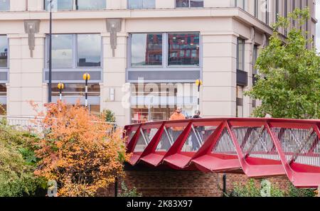 Espérance Bridge è un buon modo per raggiungere Granary Square, Londra Foto Stock