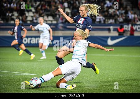 Parigi, Francia. 20th Ott 2022. Amanda ILESTEDT di PSG e Pernille HARDER di Chelsea durante la UEFA Women's Champions League, Group Una partita di calcio tra Parigi Saint-Germain e Chelsea il 20 ottobre 2022 allo stadio Jean Bouin di Parigi, Francia - Foto Matthieu Mirville / DPPI Credit: DPPI Media/Alamy Live News Foto Stock