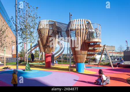 Prospect Place Playground, centrale elettrica di Battersea, Circus Road, Nine Elms, comune di Wandsworth, Greater London, Inghilterra, Regno Unito Foto Stock