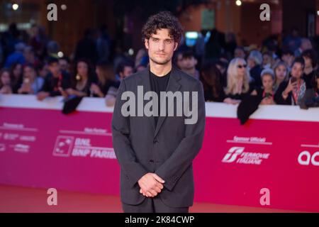 Roma, Italia. 20th Ott 2022. L'attore francese Louis Garrel partecipa al tappeto rosso durante l'ottava giornata della diciassettesima edizione di Rome Film Fest. (Foto di Matteo Nardone / Pacific Press) Credit: Pacific Press Media Production Corp./Alamy Live News Foto Stock