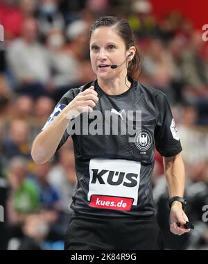 Potsdam, Germania. 20th Ott 2022. Pallamano: DHB Cup, 1st VfL Potsdam - THW Kiel, knockout round, 2nd round, MBS Arena, arbitro Maike Merz. Credit: Soeren Stache/dpa/Alamy Live News Foto Stock