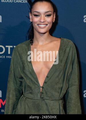 New York, Stati Uniti. 20th Ott 2022. Lameka Fox partecipa al gala annuale 2022 del DKMS a Cipriani Wall Street (Foto di Lev Radin/Pacific Press) Credit: Pacific Press Media Production Corp./Alamy Live News Foto Stock