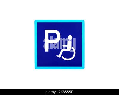 Segnale di parcheggio per disabili su sfondo bianco Foto Stock