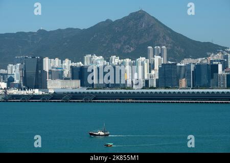 Il terminal delle navi da crociera di Kai Tak e' un terminal delle navi da crociera sulla pista dell'ex Aeroporto di Kai Tak ad Hong Kong. Hong Kong, Cina. Foto Stock