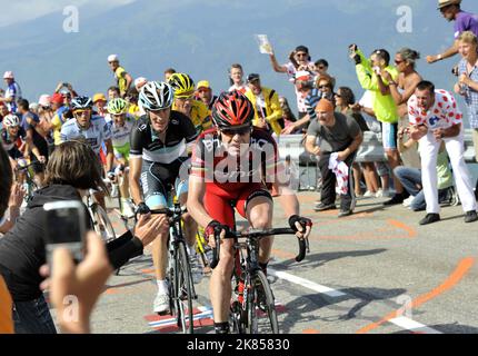 Cadel Evans (davanti) del team di corse BMC con Andy Schleck del Team Leopard Trek, Thomas Voeckler del Team Europcar e Alberto Contador della Saxo Bank Sungard durante la fase 14 Foto Stock