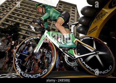 Thomas Voeckler del team Europcar all'inizio del cronometro individuale Foto Stock