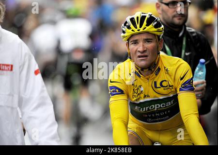 Thomas Voeckler del team Europcar termina nel 18th per mantenere la maglia Yellow Leaders per la fase 16 Foto Stock