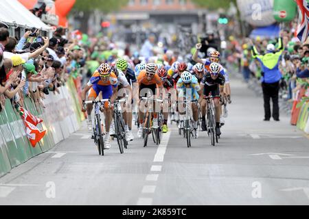 Fase 4, Luis Leon Sanchez ESP del team Rabobank vince la 4th tappa del Tour of Romandy a Sion , Svizzera, e allontana la maglia del leader giallo da Bradley Wiggins. Foto Stock