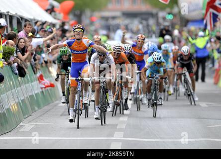 Fase 4, Luis Leon Sanchez ESP del team Rabobank vince la 4th tappa del Tour of Romandy a Sion , Svizzera, e allontana la maglia del leader giallo da Bradley Wiggins. Foto Stock