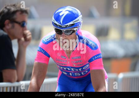 Alessandro Petacchi team Lampre ISD attraversa il traguardo, fase 9 Arc-et-Senans a Besancon Tour de France Foto Stock