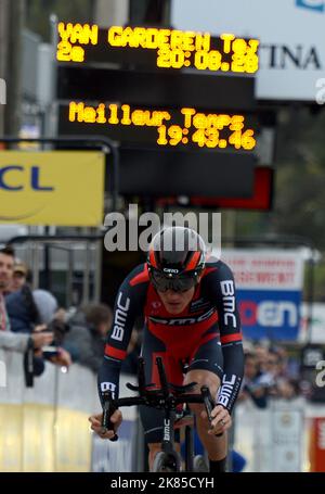 Teejay Van Garderen team BMC Racing supera il traguardo al secondo posto nella prova cronometro della giornata. Foto Stock