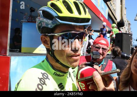 Alberto Contador Spain Tinkoff arriva al cartello Foto Stock