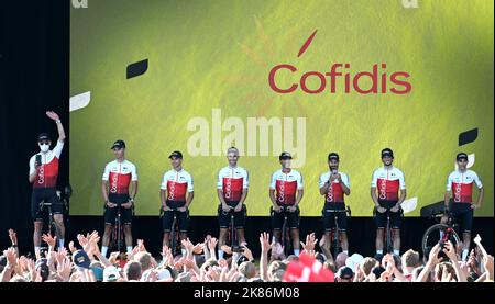 (Da sinistra a destra) Maximilian Walscheid e il Team Cofidis, Anthony Perez di Francia e il Team Cofidis, Bryan Coquard di Francia e il Team Cofidis, Benjamin Thomas di Francia e il Team Cofidis, Ion Izaguirre Insausti di Spagna e il Team Cofidis, Simon Geschke di Germania e il Team Cofidis, Victor Lafay di Francia e del Team Cofidis, Guillaume Martin di Francia e del Team Cofidis visti sul palco durante le presentazioni del Team in vista del Tour De France di Copenhagen Foto Stock