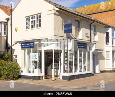 Esterno della Aldeburgh Contemporary Arts Gallery in High Street. Foto Stock