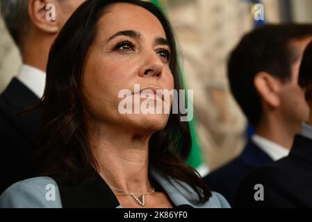 ROMA, ITALIA - 21 OTTOBRE: Licia Ronzulli lascia l'incontro con il Presidente italiano Sergio Mattarella durante la prima giornata di consultazioni a Palazzo del Quirinale, il 21 ottobre 2022 a Roma, Italia.
(Foto di Fabrizio Corradetti / LiveMedia) Credit: Live Media Publishing Group/Alamy Live News Foto Stock