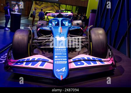 Parigi, Francia. 17th Ott 2022. Una formule 1 A522 è esposta nello stand di Seres durante l'edizione 2022 del Mondial Paris Motor Show di Parigi. Foto Stock