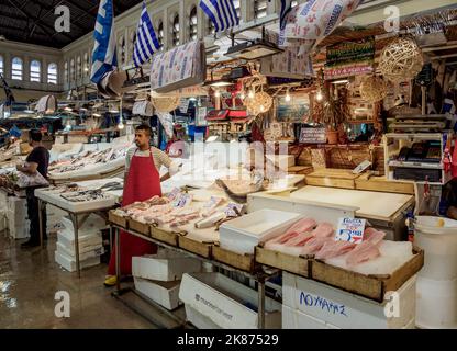 Stall pesce al mercato municipale centrale, Atene, Attica, Grecia, Europa Foto Stock
