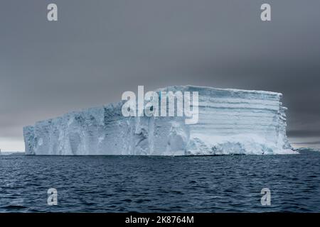 Iceberg tabulare, Larsen C Ice Shelf, Weddell Sea, Antartide, regioni polari Foto Stock