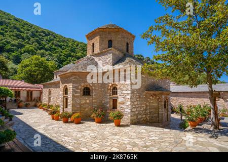 Vista del Monastero di Moni Evaggelistrias, dell'isola di Skiathos, delle isole Sporadi, delle isole greche, della Grecia, Europa Foto Stock