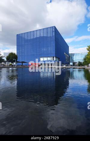 Copenaghen, Danimarca - Settembre 2022: Edificio a forma di scatola blu Danish radio Concert House (Dr Koncerthuset) progettato da Jean Nouvel Foto Stock