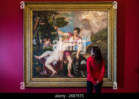 Londra, Regno Unito. 21st Ott 2022. Il velo di Sotheby Venere e Adonis (1555-7), est £8-12m, l'opera più importante di Tiziano, il Maestro del Rinascimento, che sarà offerto all'asta in tre decenni. E 'impostato per condurre Sotheby's promozione serale Old Masters di dicembre. Credit: Guy Bell/Alamy Live News Foto Stock
