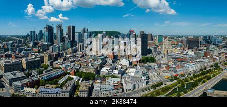 Vista panoramica aerea del centro di Montreal in una luminosa giornata estiva. Foto Stock