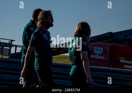 Austin, Texas, Stati Uniti, 21st Ott 2022, Sebastian Vettel, Dalla Germania compete per Aston Martin F1 . Il build up, round 19 del campionato di Formula 1 2022. Credit: Michael Potts/Alamy Live News Foto Stock