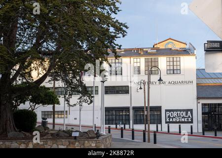 Monterey, CA, USA, 31 gennaio 2022. Monterey Bay Aquarium il Lunedi mattina prima di aprire hous Foto Stock