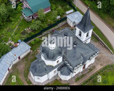 Veduta aerea della Chiesa della Resurrezione nella città di Tarusa, nella regione di Kaluga, in Russia. Foto Stock