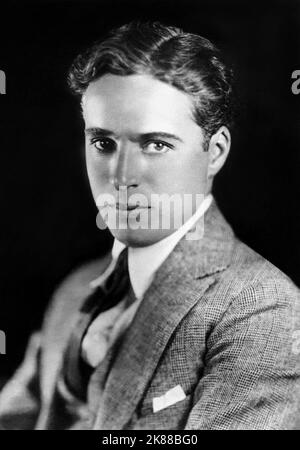 Charlie Chaplin Actor 01 May 1926 **AVVERTENZA** questa fotografia è esclusivamente per uso editoriale ed è copyright della Film Company e/o del fotografo assegnato dalla Film o dalla Production Company e può essere riprodotta solo da pubblicazioni in concomitanza con la promozione del film sopra citato. È richiesto un credito obbligatorio alla società cinematografica. Il fotografo deve essere accreditato anche quando è noto. Nessun uso commerciale può essere concesso senza autorizzazione scritta da parte della Film Company. Foto Stock