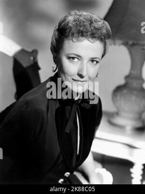 Laraine Day attrice 01 maggio 1955 **AVVERTENZA** questa fotografia è solo per uso editoriale ed è copyright della Film Company e/o del fotografo assegnato dalla Film o dalla Production Company e può essere riprodotta solo da pubblicazioni in concomitanza con la promozione del film di cui sopra. È richiesto un credito obbligatorio alla società cinematografica. Il fotografo deve essere accreditato anche quando è noto. Nessun uso commerciale può essere concesso senza autorizzazione scritta da parte della Film Company. Foto Stock