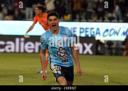 Pachuca, Messico. 20th Ott 2022. Nicolas Ibanez di Pachuca Tuzos celebra il suo gol durante la partita di calcio semifinale tra Tuzos e Monterrey del torneo di apertura 2022 della MX League allo stadio Hidalgo. Il 20 ottobre 2022 a Pachuca, Messico. (Credit Image: © Ismael Rosas/eyepix via ZUMA Press Wire) Credit: ZUMA Press, Inc./Alamy Live News Foto Stock