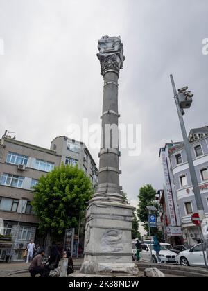 ISTANBUL- TURCHIA- 04 giugno 2016 : la colonna di Kiztasi o Markianos. Monumento commemorativo dell'imperatore bizantino Markianos a Istanbul nel 455. Lo è Foto Stock