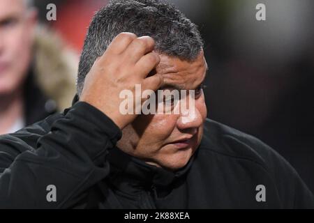 Nottingham, Regno Unito. 21st Ott 2022. Hakan Hayrettin, manager di Maidstone United durante la partita della Vanarama National League tra Notts County e Maidstone United a Meadow Lane, Nottingham, venerdì 21st ottobre 2022. (Credit: Jon Hobley | NOTIZIE MI) Credit: NOTIZIE MI & Sport /Alamy Live News Foto Stock