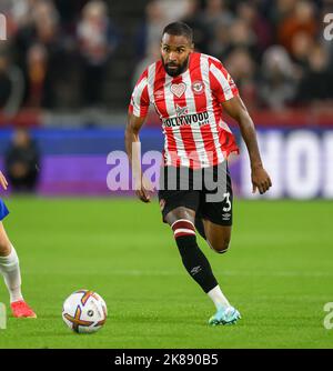 19 ottobre 2022 - Brentford contro Chelsea - Premier League - GTECH Community Stadium Rico Henry di Brentford durante la partita della Premier League contro Chelsea. Foto : Mark Pain / Alamy Foto Stock