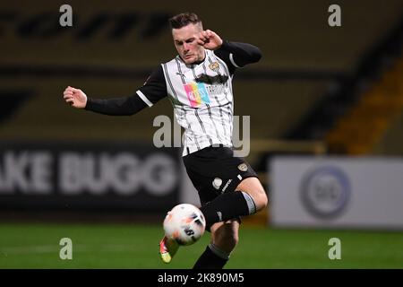 Nottingham, Regno Unito. 21st Ott 2022. Macaulay Langstaff della contea di Notts in azione durante la partita Vanarama National League tra Notts County e Maidstone United a Meadow Lane, Nottingham Venerdì 21st ottobre 2022. (Credit: Jon Hobley | NOTIZIE MI) Credit: NOTIZIE MI & Sport /Alamy Live News Foto Stock