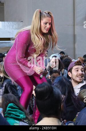 New York, NY, Stati Uniti. 21st Ott 2022. Meghan Trainor si esibisce nella Today Citi Concert Series di New York il 21 ottobre 2002. Credit: RW/Media Punch/Alamy Live News Foto Stock