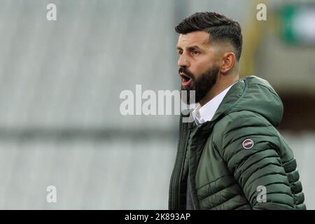 L'allenatore capo di Cercle, il Muslic, ha illustrato nel corso di una partita di calcio tra Cercle Brugge e Sporting Charleroi, venerdì 21 ottobre 2022 a Brugge, il giorno 14 della prima divisione del campionato belga della 'Jupiler Pro League' del 2022-2023. BELGA FOTO KURT DESPLENTER Foto Stock