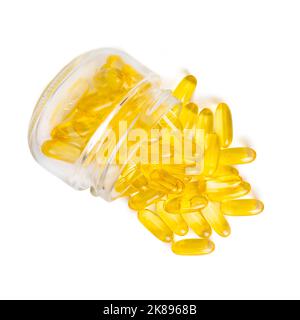 Omega 3 capsule in flacone di vetro isolato su fondo bianco. Softgels, compresse per la pelle, la salute, il trattamento delle malattie. Assistenza sanitaria, dieta, cardiov cardiaco Foto Stock