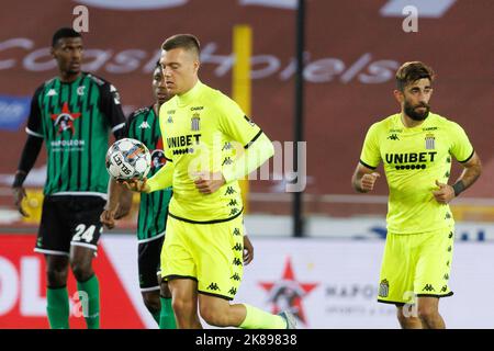 Daan Heymans di Charleroi festeggia dopo aver segnato durante una partita di calcio tra Cercle Brugge e Sporting Charleroi, venerdì 21 ottobre 2022 a Brugge, il 14° giorno della prima divisione del campionato belga della 'Jupiler Pro League' del 2022-2023. BELGA FOTO KURT DESPLENTER Foto Stock